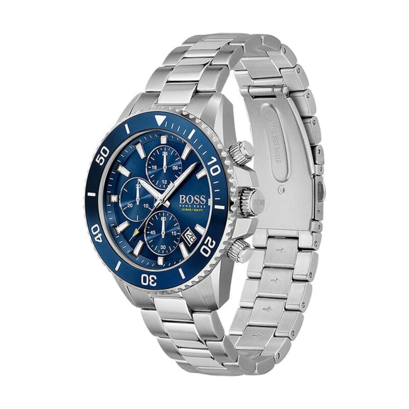 Vue de profil de la montre Hugo Boss Admiral 1513907 montrant le bracelet et le fermoir.