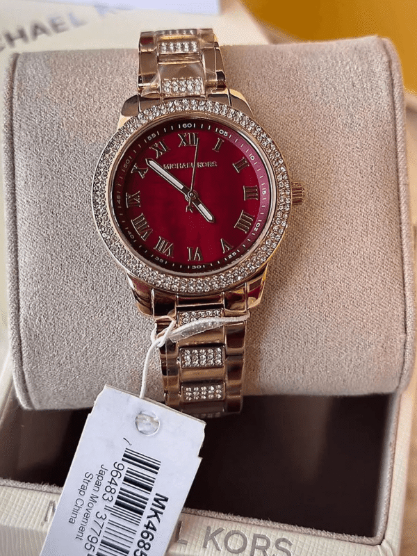 Montre Michael Kors MK4685 Tibby dans sa boîte, parfaite pour un cadeau mariage ou anniversaire au Maroc.