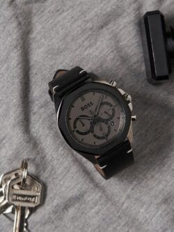 Détail du cadran gris et de la lunette de la Montre Homme Hugo Boss Cloud 1514014 au Maroc.