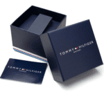 Boîte officielle bleue Tommy Hilfiger pour montre homme au Maroc.