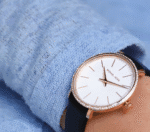 Montre Michael Kors MK2835 portée au poignet, taille idéale 32mm pour femme.