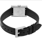 Détail du boîtier rectangulaire de la montre Emporio Armani AR11660 en acier argenté.