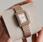 Côté boîtier montre Michael Kors MK4743 cristaux pavés acier or rose
