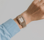Montre Michael Kors MK4743 or rose portée au poignet femme