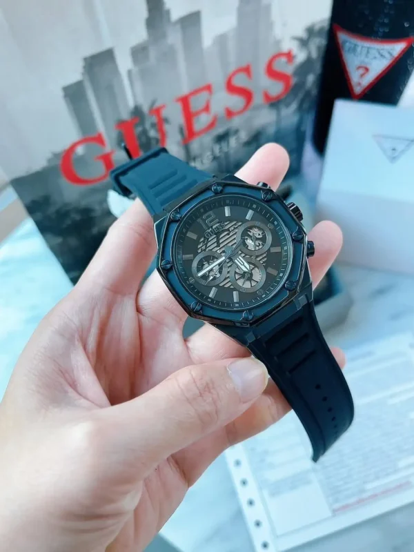 guess gw0263g4 momentum bracelet silicone noir detail homme au maroc