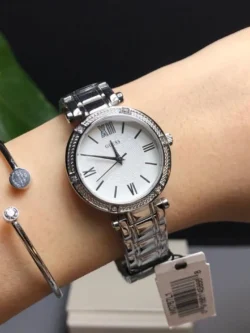guess w0767l1 montre femme portee au poignet