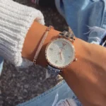 emporio armani ar11293 montre femme portee au poignet