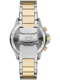 Fond de boîtier gravé de la montre Emporio Armani AR11680 en acier inoxydable avec référence du modèle et logo de la marque