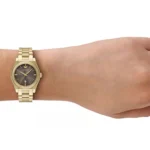 emporio armani ar11700 montre femme portee au poignet