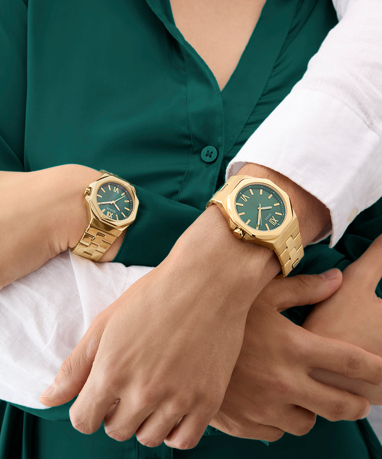 Montres Guess Emperor GW0849G2 homme et Empress GW0873L2 femme assorties avec cadran vert et bracelet doré