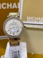 Montre femme Michael Kors MK4693 Parker dorée présentée dans son écrin Michael Kors