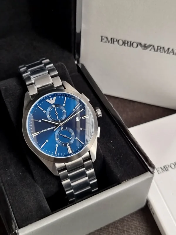 Montre Emporio Armani AR11481 présentée dans son luxueux coffret officiel noir et blanc
