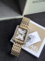 Montre Michael Kors MK4826 neuve présentée avec son étiquette sur le coffret officiel Michael Kors
