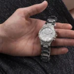 Montre femme Guess GW0320L1 argentée avec cadran strassé et bracelet métallique