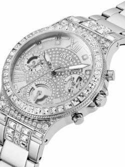 Vue rapprochée de la montre Guess GW0320L1 pour femme avec cadran décoré de strass