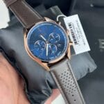 Montre chronographe Hugo Boss 1513817 originale sur son coussin de présentation avec son étiquette officielle