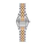 Fermoir et maillons en acier tricolore de la montre Michael Kors MK4987