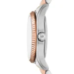 Profil du boîtier de 8mm et couronne siglée MK de la montre Michael Kors MK4987