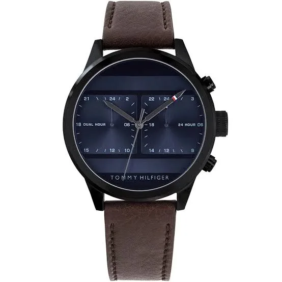 Montre Tommy Hilfiger 1791593 Icon Dual Hour Homme – vue de face, cadran Dual Hour Montre Tommy Hilfiger 1791593 homme, vue de face, cadran Dual Hour, cadran et bracelet visibles en détail