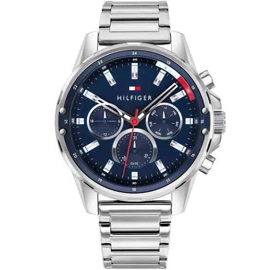 Montre Tommy Hilfiger 1791788 Homme – vue de face Montre Tommy Hilfiger 1791788 Mason homme vue de face, cadran bleu marine à trois compteurs