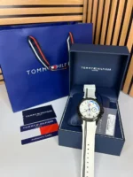 Montre Tommy Hilfiger 1791862 homme, coffret et accessoires, cadran et bracelet visibles en détail