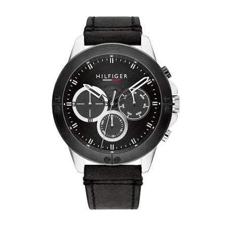 Montre Tommy Hilfiger 1791894 Homme – vue de face, trio d'indicateurs de date Montre Tommy Hilfiger 1791894 homme, vue de face, trio d'indicateurs de date, cadran et bracelet visibles en détail