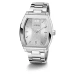 Montre Guess GW0705G1 homme en vue inclinée, boîtier poli, couronne et bracelet à trois maillons argentés
