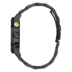 Guess GW0714G4 vue de profil, boîtier acier noir, couronne dorée, deux poussoirs noirs et bracelet fermé
