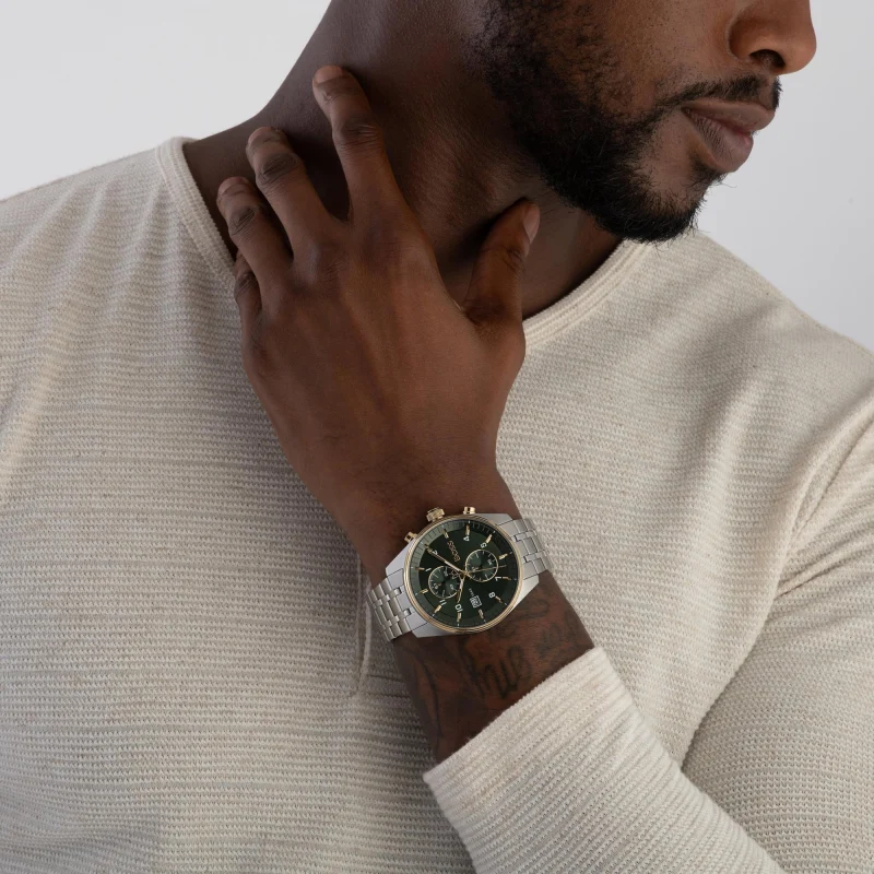 Montre Hugo Boss 1514195 portée au poignet avec élégance pour homme au Maroc.